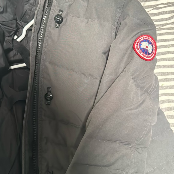 Canada Goose Parka - Picture 1 of 8